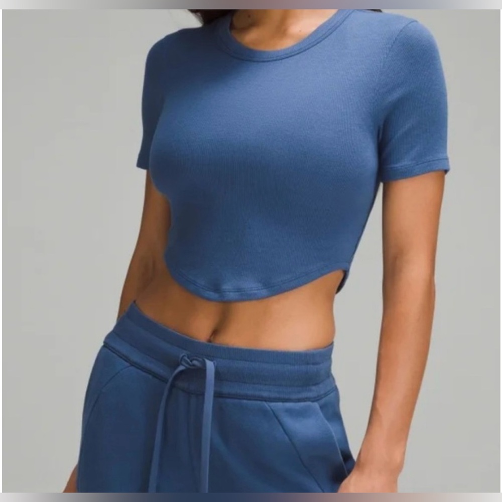 Lululemon Hold Tight Cropped Curved Hem